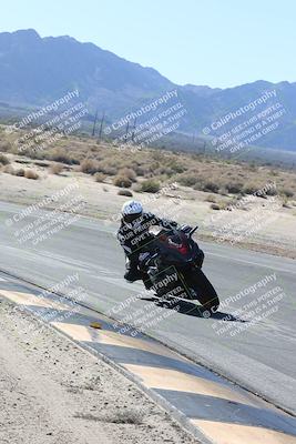 media/Dec-01-2025-Moto Forza (Mon) [[2daa91e15f]]/3-Beginner Group/Session 3 (Turn 16 Inside)/